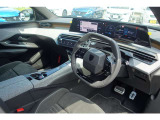 運転席から各種ボタンの操作がしやすいように設計されたデザイン。シンプルなつくりなので、運転が苦手な奥様も安心して運転することができます。