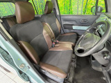 運転席シート廻りは使用感も少なく、良好な状態となっています。丁寧に使われていたことがよくわかりますね。
