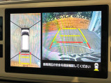 【パノラマモニター】専用のカメラにより、上から見下ろしたような視点で360度クルマの周囲を確認することができます☆死角部分も確認しやすく、狭い場所での切り返しや駐車もスムーズに行えます。