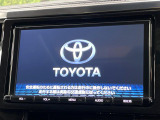 【純正ナビ】人気の純正ナビを装備しております。ナビの使いやすさはもちろん、オーディオ機能も充実!キャンプや旅行はもちろん、通勤や買い物など普段のドライブも楽しくなるはず♪