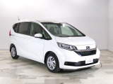 桜新町店のWebページへようこそ♪当社下取り車両の状態良好なFREED『+プラス』の入荷です!車中泊をされる方、大きなお荷物を積まれる方に人気の仕様、大きなナビと連動ドラレコもポイント♪