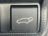 【パワーバックドア】スマートキーや運転席のボタンを押すだけでリアゲートが自動で開閉します!荷物を持っている時や、高い位置にあるバックドアを閉める際に便利な機能です♪