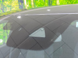 【スマートブレーキサポート】走行中に前方の車両等を認識し、衝突しそうな時は警報とブレーキで衝突回避と被害軽減をアシスト。より安全にドライブをお楽しみいただけます。
