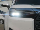 切れにくく明るい!LEDヘッドライト装備