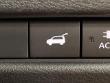【パワーバックドア】スマートキーや運転席のボタンを押すだけでリアゲートが自動で開閉します!荷物を持っている時や、高い位置にあるバックドアを閉める際に便利な機能です♪