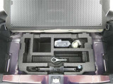 【車載工具】タイヤ交換には必需品ですね!万が一に役立つ工具です。緊急時に備え、使い方をしっかり覚えておきましょう。