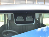 【スマートアシスト】走行中に前方の車両等を認識し、衝突しそうな時は警報とブレーキで衝突回避と被害軽減をアシスト。より安全にドライブをお楽しみいただけます。