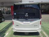 後方にも踏み間違い防止アシスト機能付き