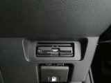 ここに ETC付いております。高速道路の料金所もスイスイ♪ ETCカードの申し込みは日産カードがおすすめ!!!「安心」「おトク」「便利」で皆さまのカーライフをサポートする特典満載のカードです。
