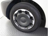 かっこいいホイールですね。 車のイメージを大きく左右するホイール部分はコダワリを持ちたいですね。