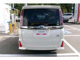 後方からの写真です。大きなバックドアで荷室も広々と確保。