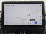 純正ナビを装備。タッチパネル式で使いやすく、お出かけもラクラクです。
