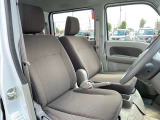 お車の販売と共に、自動車保険もご紹介しております。 弊社取り扱い会社と同じであれば日産独自のサービスもあります。