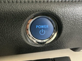 【スマートキー】持っているだけでエンジン始動や、ドアロックの開閉まで出来ちゃう賢く便利なスマートキーを装備!暗くなってもキー穴を捜す必要が無くとっても便利ですから人気の装備です♪