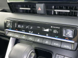 オートエアコンで快適な室内です。