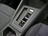 純正ナビ バックカメラ 障害物センサー デジタルメーター carplay対応 ドライブレコーダー IQ.LEDヘッドライト ACC トラベルアシスト 禁煙使用 ワンオーナー 新車保証継承