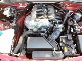 ロードスターのために専用設計されたSKYACTIV-G 1.5Lエンジン搭載。全てを「使い切る」ことを前提として開発されたエンジンです。クイックな反応とやる気にさせてくれるサウンドをご体感ください。
