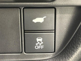 【パワーバックドア】スマートキーや運転席のボタンを押すだけでリアゲートが自動で開閉します!荷物を持っている時や、高い位置にあるバックドアを閉める際に便利な機能です♪