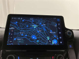 いまや必須装備「ナビゲーション」搭載!知らない場所に、スイスイッとドライブ。なんて便利な機能でしょうか?もう、これなしではハンドルを握れませんね!でも、運転中の操作は危険ですのでご注意ですね☆