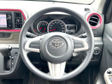 インテリアに合わせたデザインのステアリングは、運転される方のことも考え、運転しやすい形状、大きさです。是非一度、実際に触ってお確かめください。