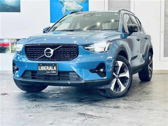 XC40 アルティメット B4 AWD ダークエディション 4WD サンルーフ