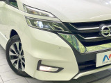【LEDヘッドライト】悪天候や夜間走行時も良好な視界を確保し安心して運転できる高輝度LEDヘッドライトを装備!点灯速度が早く、消費電力も抑えられています。