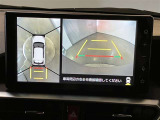 【パノラミックビュー&バックビュー】駐車時の安全確認をする為に車両上方からの映像と後方カメラからのを同時に表示しバックガイドも付いているのでバックの苦手な方でも安心して運転出来ますよ。