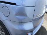 傷等が御座いますので、現車をご覧になって状態を確認をして下さい。修理をご希望の方は有償になりますが、弊社板金工場にて修理可能です!詳細はスタッフにご相談ください!