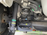 お車を安心してお乗りいただく為には、足回りの定期点検が欠かせません。サービスサポート(有償保証)では無料点検もご提供しており、安心のカーライフをお過ごしいただけるサポート体制が整っています。