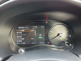 前方車両との衝突防止のサポート機能やアクセルとブレーキを踏み間違えた時のサポート機能など、安全装備が充実してて心強いです!!
