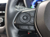 ステアリングスイッチ付き。前方から目を離すことなく操作することが可能です。