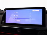 お車選びをお楽しみ頂けるよう、在庫車の展示スペースを十分に確保しております。