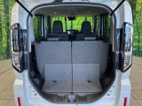 積み下ろしのしやすいデッキにはたっぷりと荷物を積み込んでいただけます。遊びから仕事まで、様々なシーンで頼れます♪