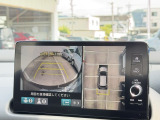 駐車時に便利な全方位モニターが付いていますので車庫入れも安心&安全です!