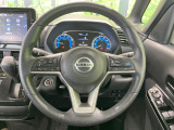 【純正革巻きステアリング】上質な革を使用することで、手にしっかり馴染みとても運転しやすいハンドルです♪