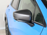 ウィンカー内蔵ミラーはスタイリッシュで存在感も◎!対向車からの視認性アップで安全性も高まります!