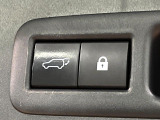 【パワーバックドア】スマートキーや運転席のボタンを押すだけでリアゲートが自動で開閉します!荷物を持っている時や、高い位置にあるバックドアを閉める際に便利な機能です♪