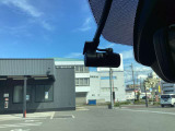 もう無くてはならない、ドライブレコーダーが搭載済みです!あおり運転等の抑制にもなりますし、万が一の時もこれでバッチリ確認できます!
