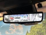 【デジタルインナーミラー】後席の大きな荷物や同乗者で後方が確認しづらい時でも安心!カメラが撮影した車両後方の映像をルームミラー内に表示。クリアな視界で状況の確認が可能です!