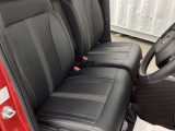 この度は、当店のお車をご覧いただきまして誠にありがとうございます。当店では全国販売・納車も行っております。県によって陸送費用は異なりますのでお気軽にお問い合わせください。