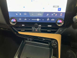 運転席&助手席には、冬はシートヒーター、夏はベンチレーションシステムが備わっており、快適にドライブしていただけます。