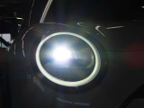 LEDオートヘッドライトを搭載しております。非常に明るく夜間走行時に非常に重宝します。