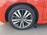 【純正ホイール】純正設計ならではの美しいデザインと精密な仕上げで、車両全体のスタイリングを引き立てます。