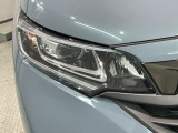 LEDヘッドライトは、点灯の瞬間から最大光量を発揮し、突然暗くなるトンネルなどでの安定感を高めます。