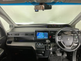 【前方視界】開放的な前方視界!運転がしやすく疲れにくいです♪窓が大きく、見通しがとっても良いおクルマですよ♪