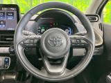 インテリアに合わせたデザインのステアリングは、運転される方のことも考え、運転しやすい形状、大きさです。是非一度、実際に触ってお確かめください。