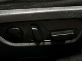【パワーシート】電動でシートポジションの変更が可能です。手動式より細かくシート設定が可能ですのでより快適な姿勢でドライブを楽しんで頂けるでしょう。