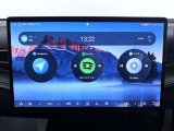 15.6インチの大画面ディスプレイを備え、さまざまな機能やアプリをご利用いただけます。視認性にも優れ、快適で先進的なドライブ空間を演出します。