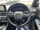 【純正革巻きステアリング】上質な革を使用することで、手にしっかり馴染みとても運転しやすいハンドルです♪