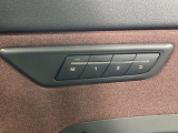 ボタン一つで自分好みの運転位置を一瞬で再現します!シートや鏡の位置を記憶できるので、家族で運転を交代してもすぐにベストな姿勢に戻せます。細かく電動調節でき、長距離ドライブでも疲れず快適です。